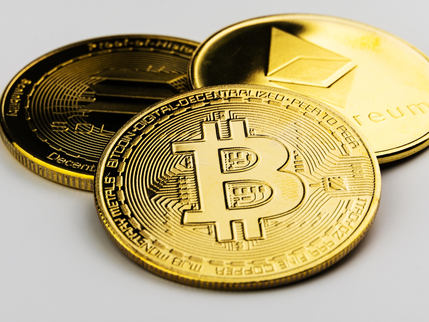 Bitcoin And Altcoins Breakout As Stock Market Momentum Fades: BTC, ETH And  SOL Outlook | Seeking Alpha