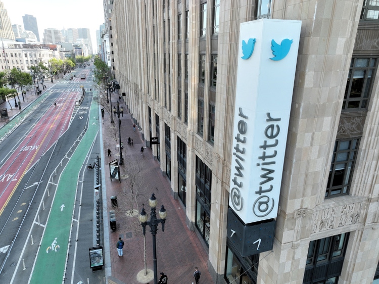Elon Musk To Buy Twitter