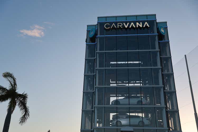 Las acciones de Carvana (NYSE:CVNA) se desploman casi un 20% después del informe de ganancias desfavorable de Mitra