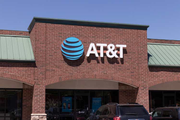 AT&T cell phone retail store. AT&T plans to ramp up investment in 5G and fiber optic connectivity, key areas of growth.