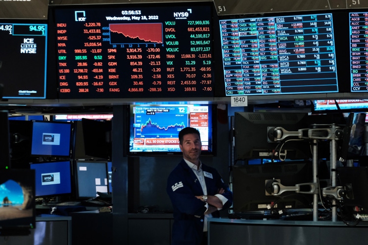Stock Sell Off Drags Market Down Sharply