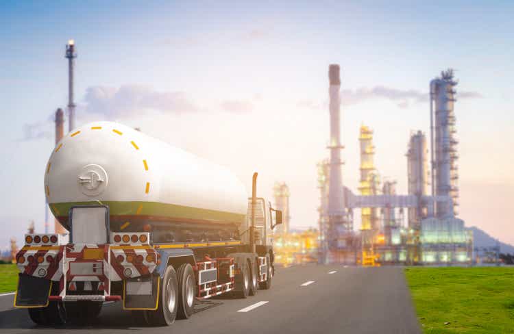 Transportation of oil and natural gas by truck