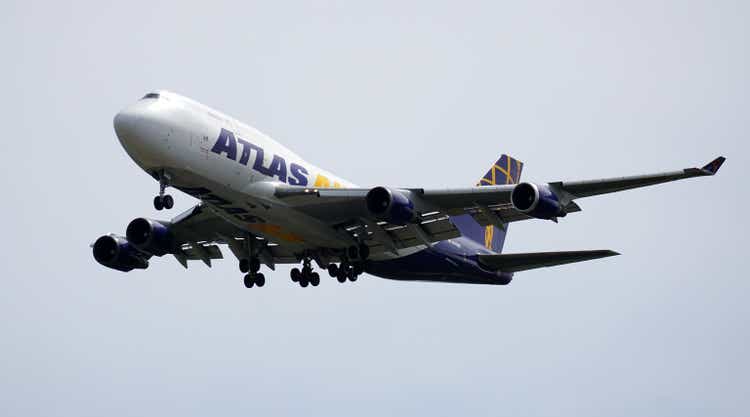 Atlas Air Boeing 747 cargo plane Prepares for Landing at Chicago O"Hare