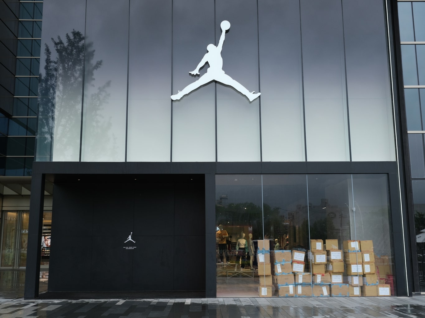 Nike shares `Air' movie could spark buzz for Jordan brand analyst | Seeking Alpha