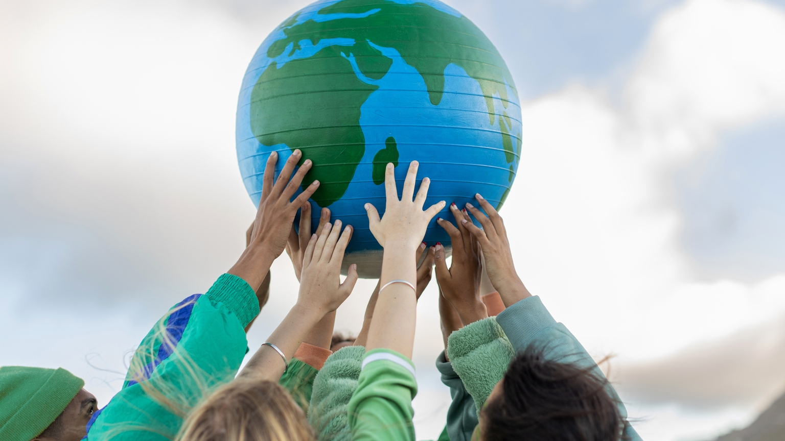 MSD: Very High, Fully-Covered Yield But No EM Currency Exposure (NYSE:MSD)  | Seeking Alpha