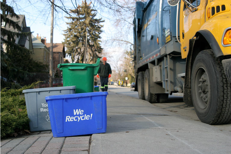 Waste Management scores strong Q2 beat, raises fullyear revenue