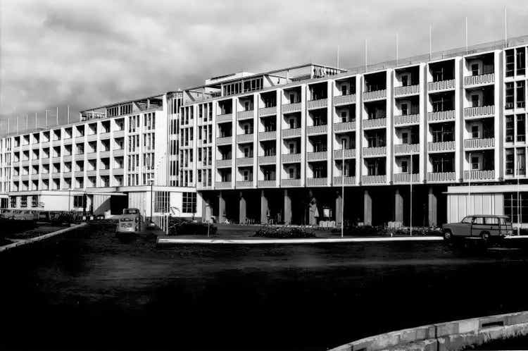 The Ambassador Hotel in Accra, Ghana as it appeared in the late 1950s