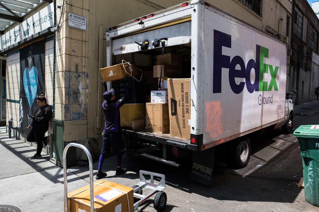 Rant So FedEx delivered a 20-30lb package to my doorstep I had a lot of  trouble just getting it inside, I imagined - devRant