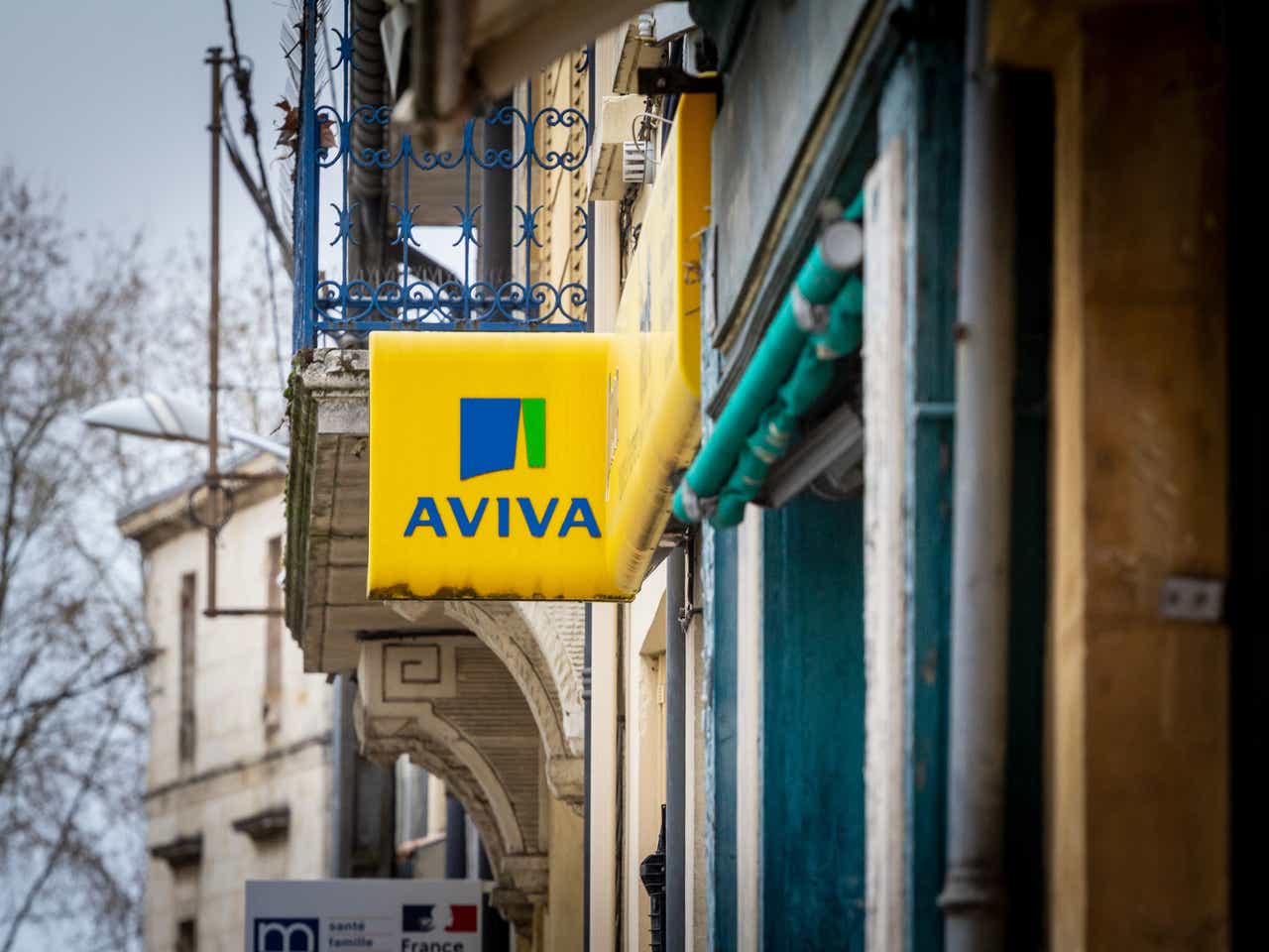 Aviva Plc to return more capital to shareholders through new stock