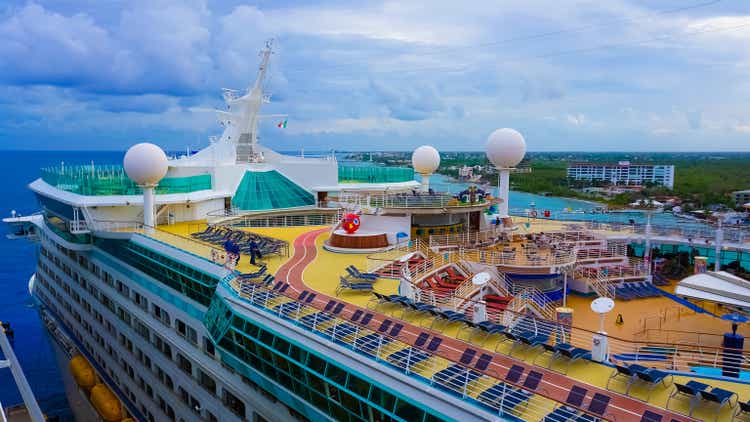 Royal Caribbean Cruise Line Jewel Of The Seas ship