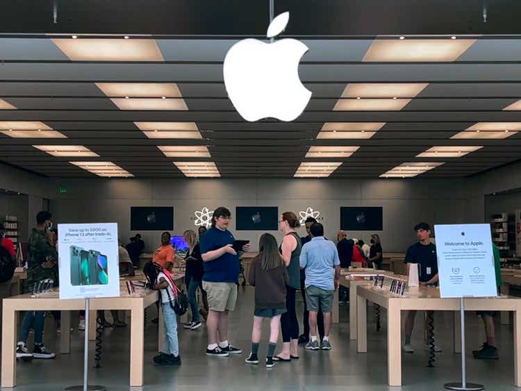 Maryland Apple Store Votes To Unionize, First In The Nation