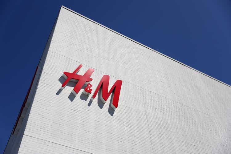 Quarterly Sales For Swedish Retail Giant H&M Jump 17 Percent