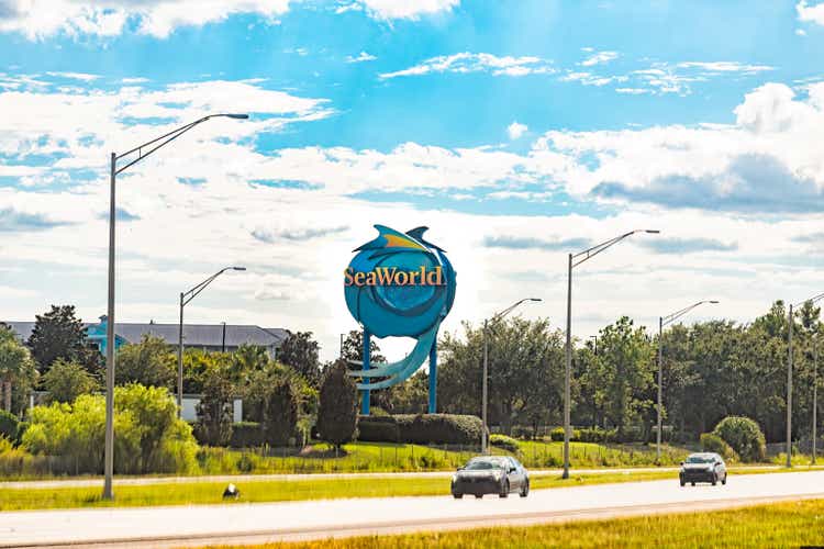 Highway road sign sign for Seaworld Theme Park in Florida