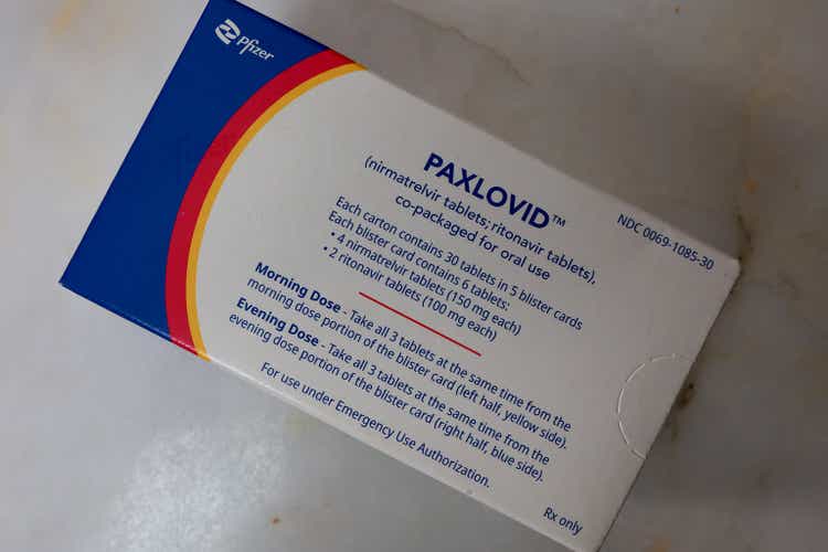 La FDA autorise les pharmaciens à prescrire un traitement contre le COVID-19 Paxlovid