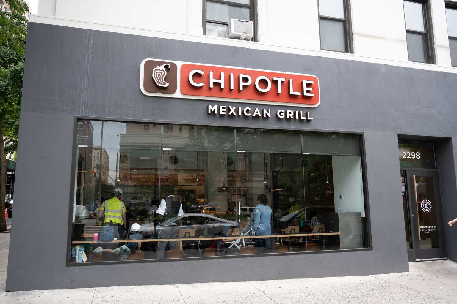 Chipotle: Recent Earnings Report Should Sound The Alarm For Investors (Rating Downgrade)