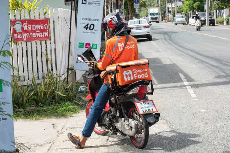 Shopee Food Rider on the way