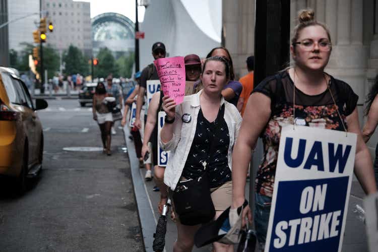 UAW strike plays out as expected on day two – investors prep for the long game (NYSE:GM)