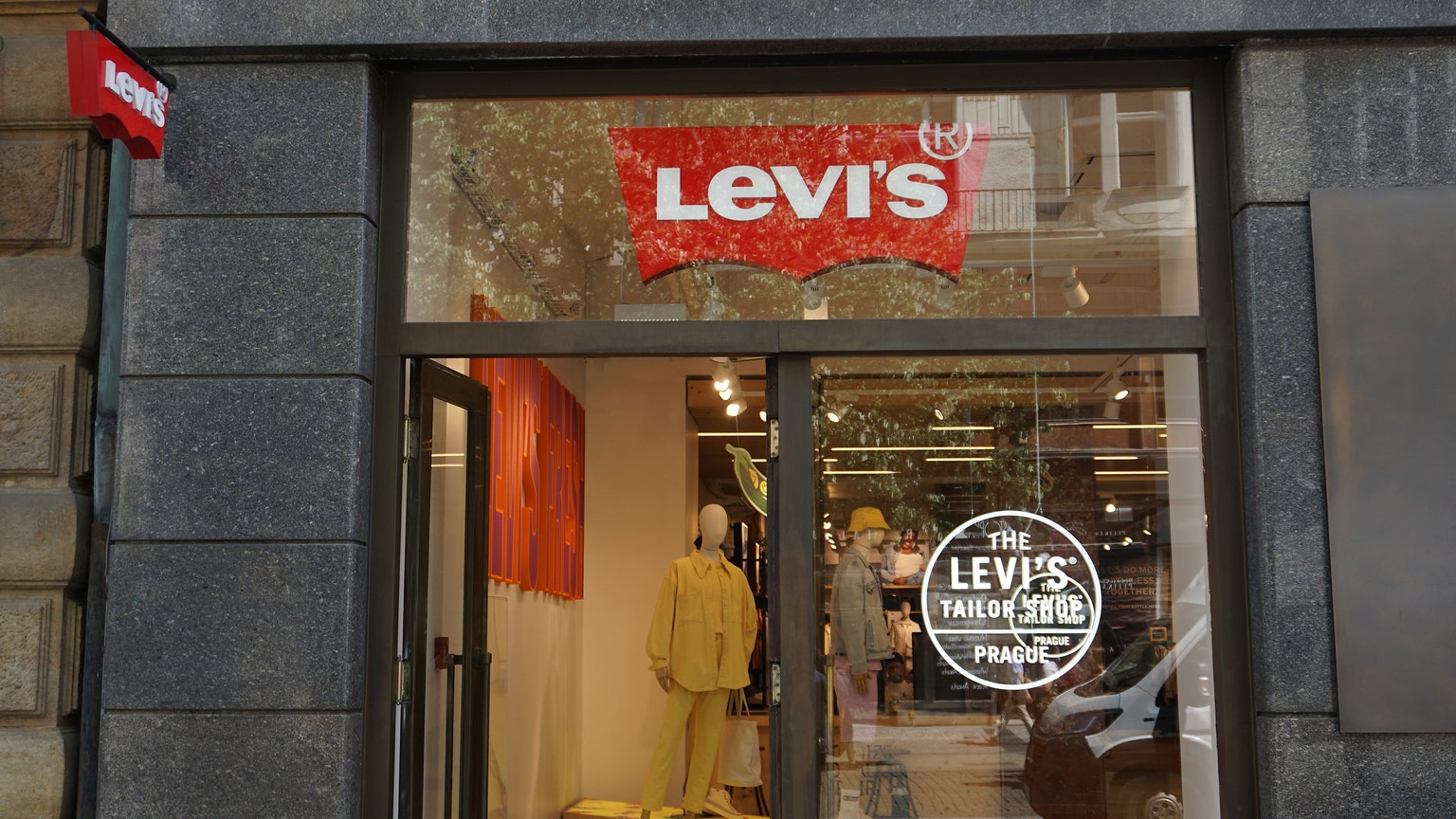 Levi Strauss Stock Dives on Cut to Outlook Amid Consumer Spending