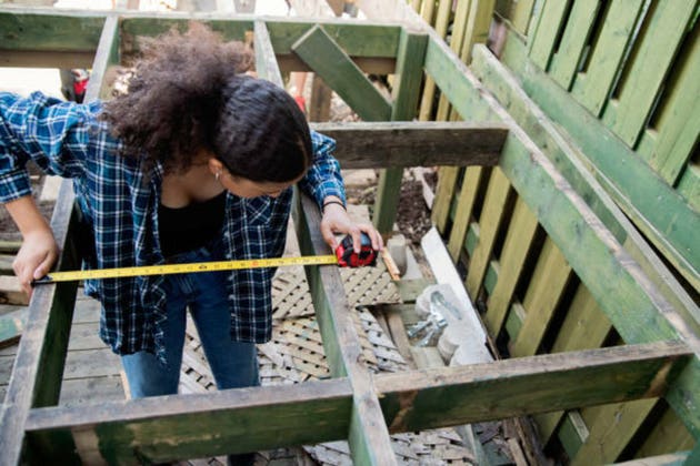 Trex shares plunge 22% after earnings miss, weak outlook