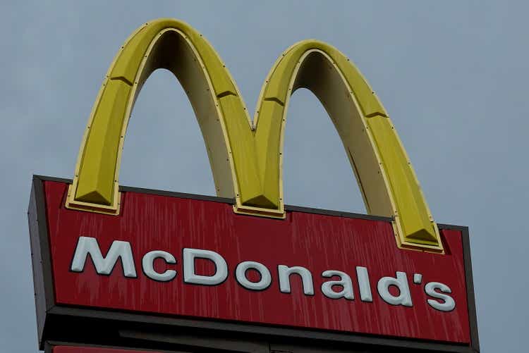 McDonald"s Reports 3 Percent Drop In Revenue In Second Quarter