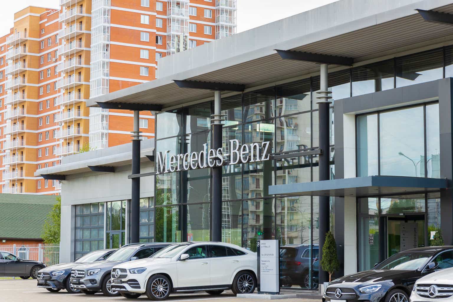 Mercedes-Benz’s China Slump Likely To Kill Revenue Growth Trends