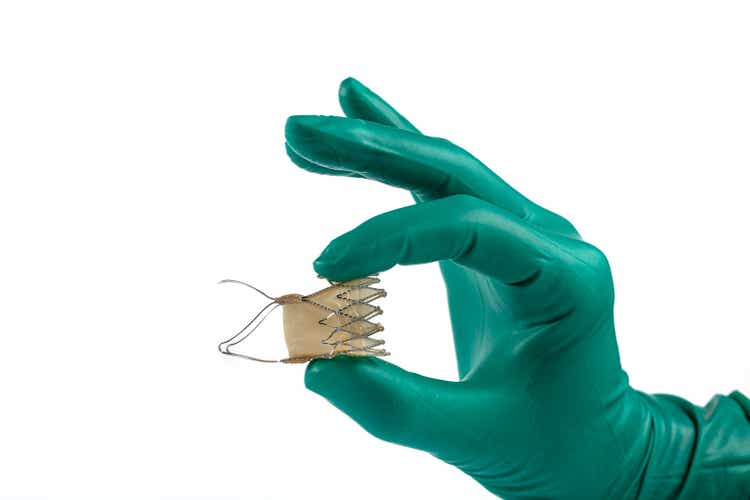 Boston Scientific ACURATE neo2 aortic valve misses primary endpoint in trial