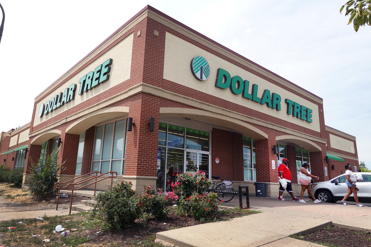 Dollar Tree – Finding Opportunities In Discount Shopping (NASDAQ:DLTR)