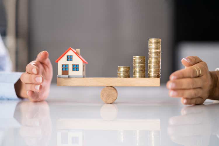 House Model Balance Equilibrium Concept