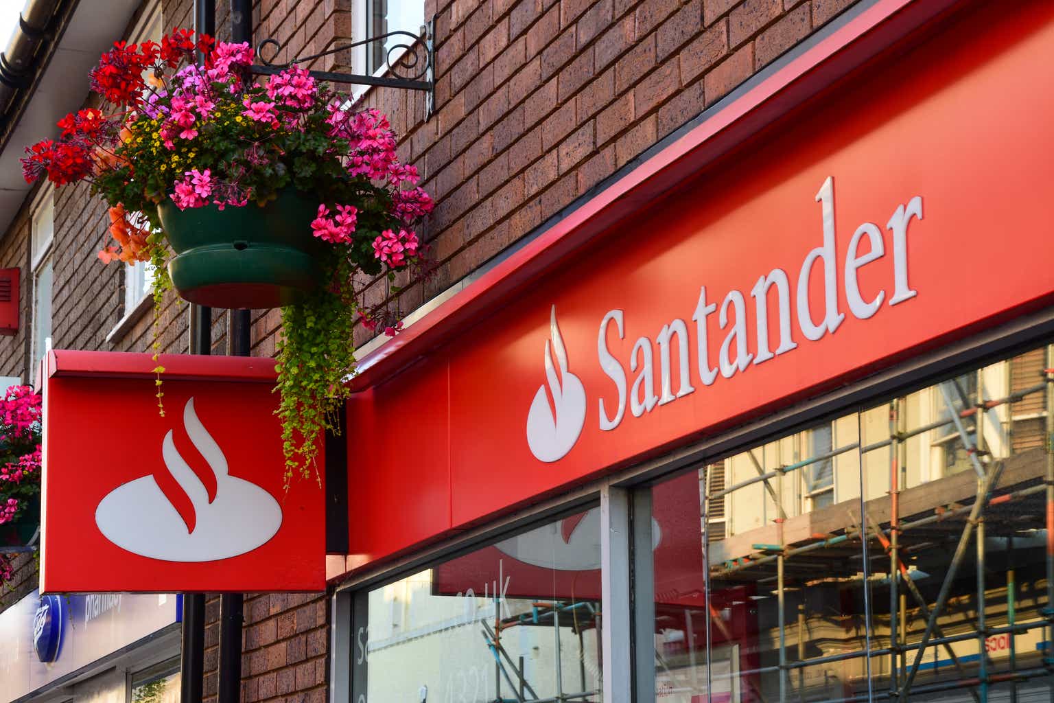 About Us - Santander