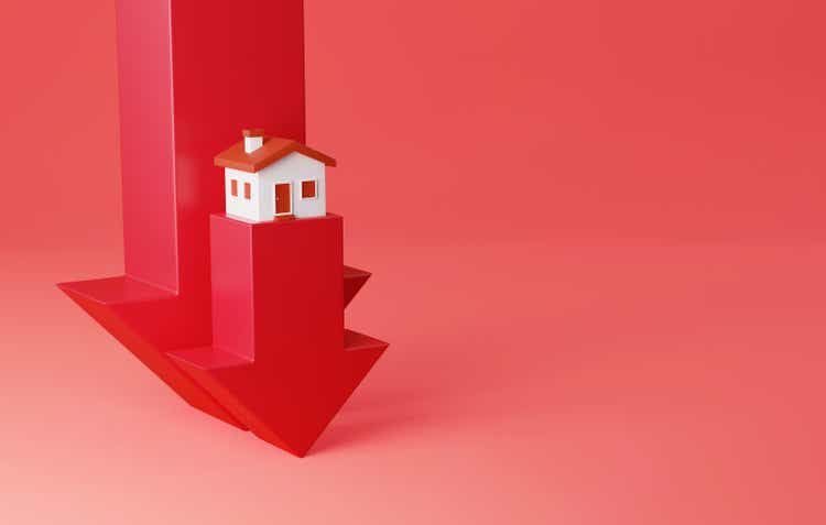Graph of the real estate market where the arrowhead is falling.