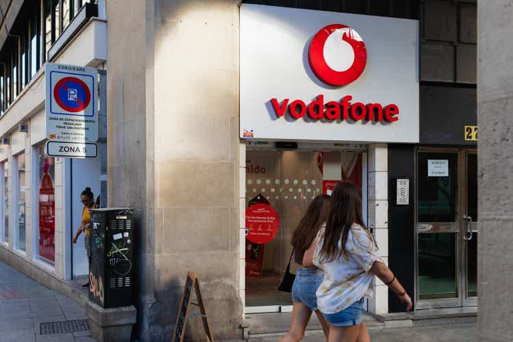 Vodafone store of cell phone and internet operator in Zaragoza