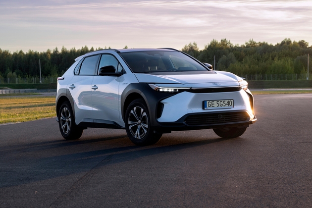 Toyota a Honda ztrácejí pozice na čínském trhu. Kupující se masově přesouvají na elektromobily