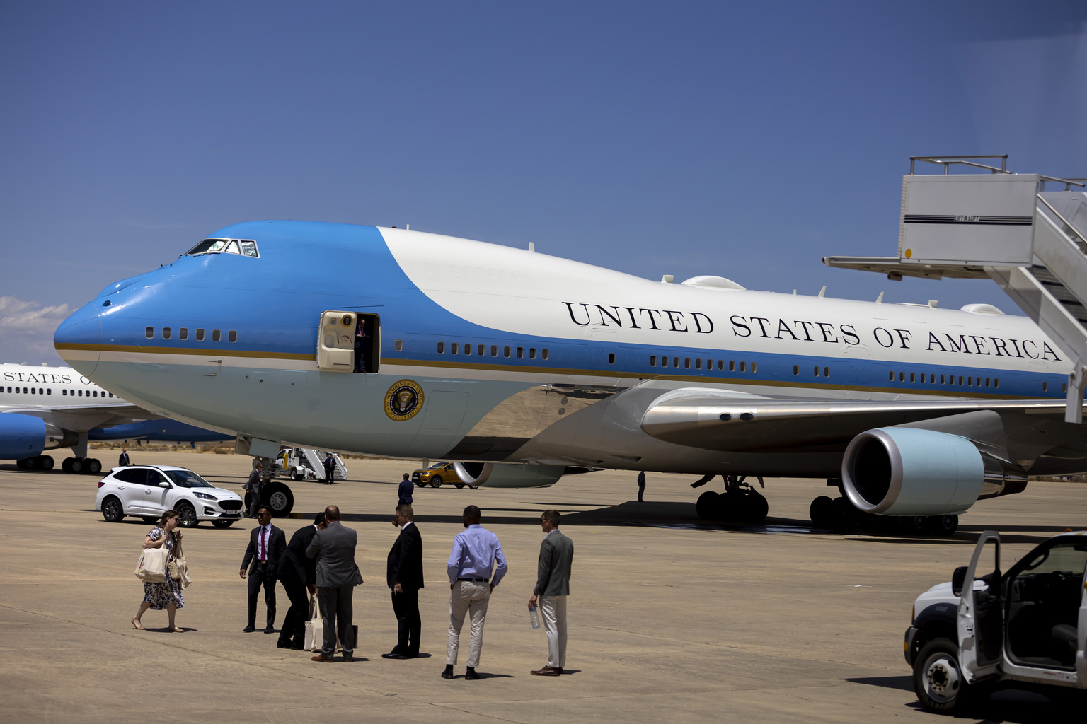 Pentagon Said To Investigate Lapse In Boeing Security On Air Force One ...