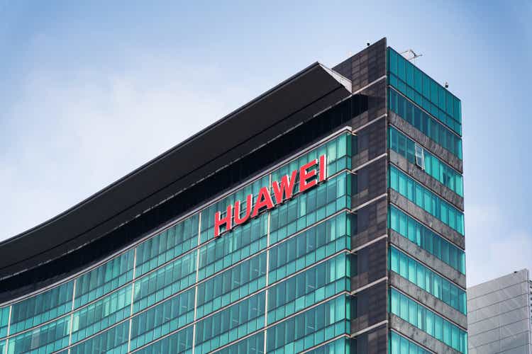 Biden administration reportedly revokes export licenses to supply Huawei with chips