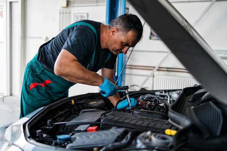 Auto-Mechaniker-Service und Reparatur