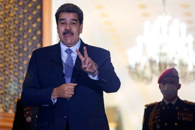 Nicolas Maduro Meets Colombian Chancellor After Reestablishing Diplomatic Relationships