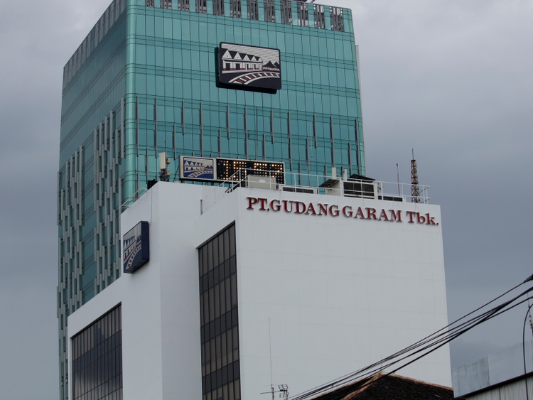 Cheap Cigarettes Are Winning In World's Second-Biggest Market | ESM Magazine