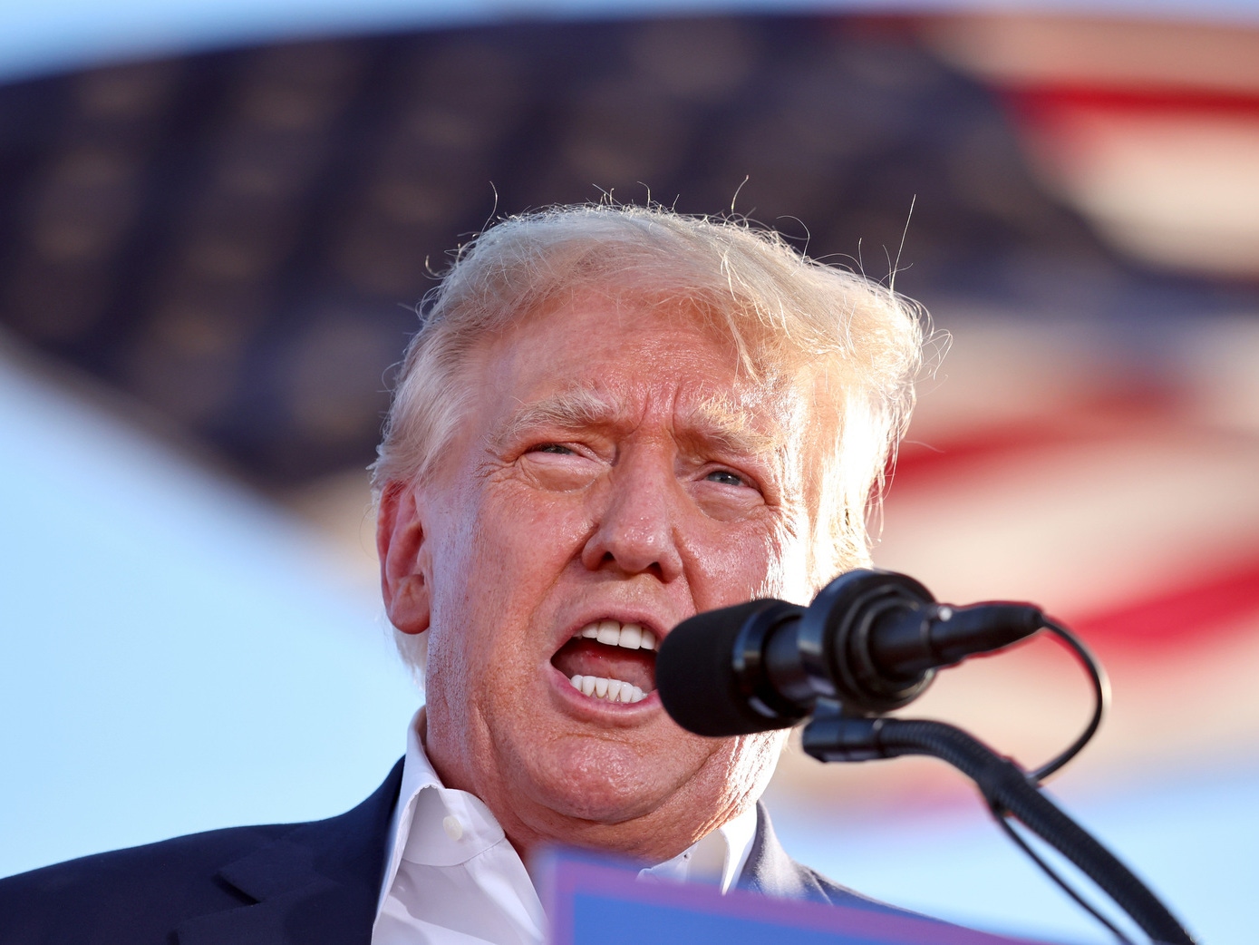 Trump SPAC Digital World pares declines as Musk takes over Twitter |  Seeking Alpha