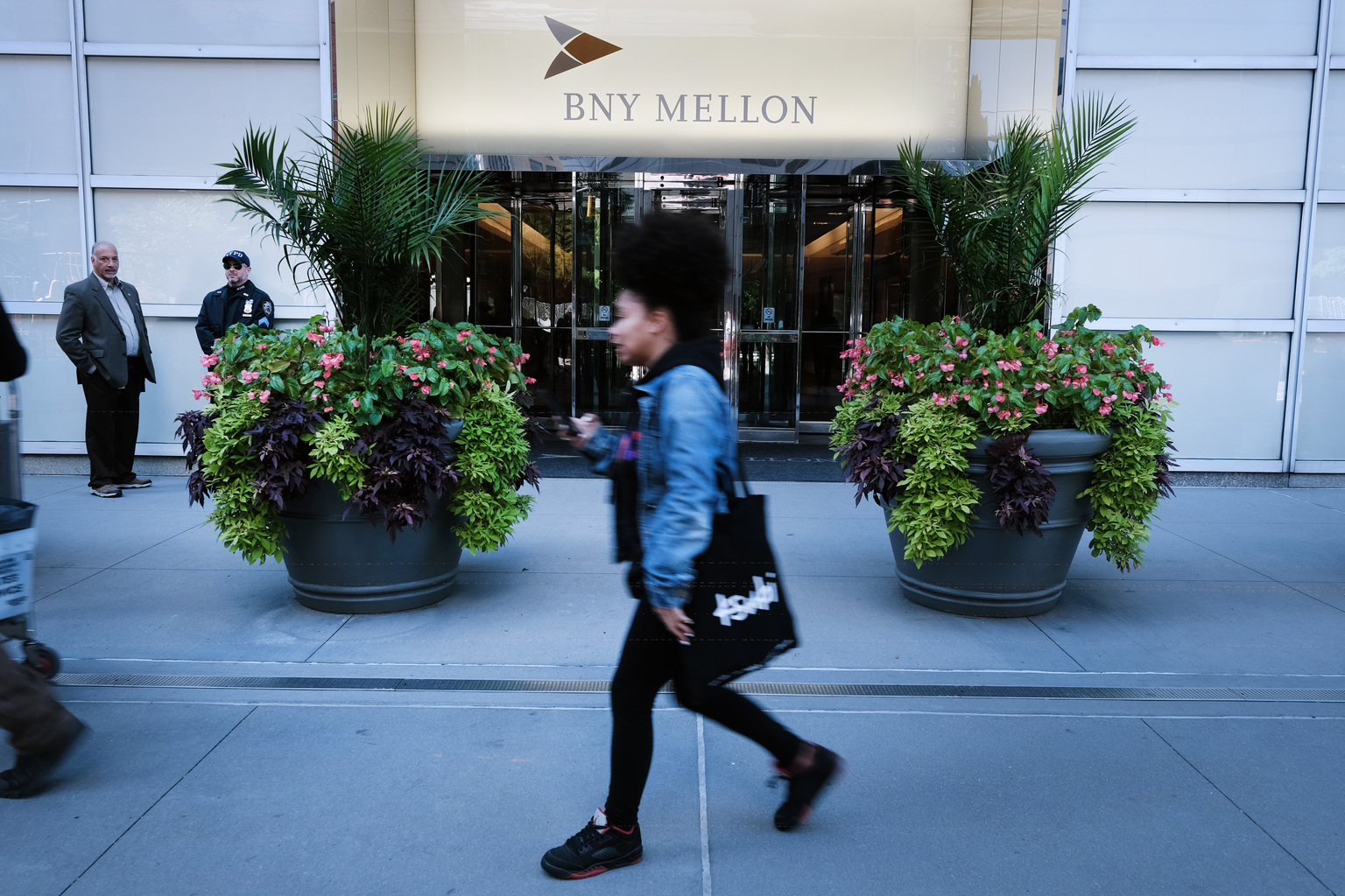 Invest In BNY Mellon - The World's Largest Custodian Bank (NYSE:BK ...