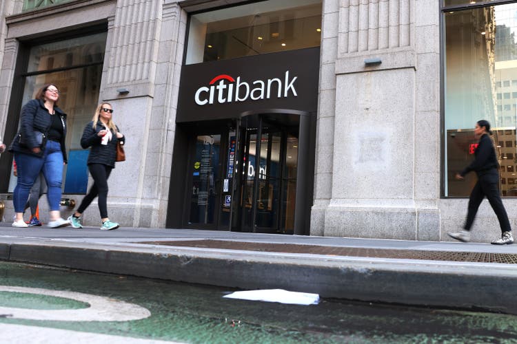 Citigroup Reports 25 Percent Drop In Quarterly Earnings