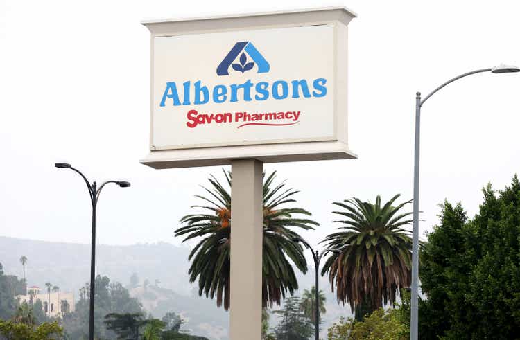 Top grocery retailer Kroger acquires rival Albertsons for .6 billion