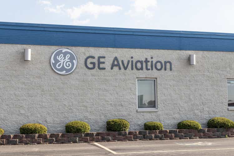 Instalación de aviación de GE. GE Aviation cambiará su nombre a GE Aerospace, ya que General Electric se divide en tres compañías.