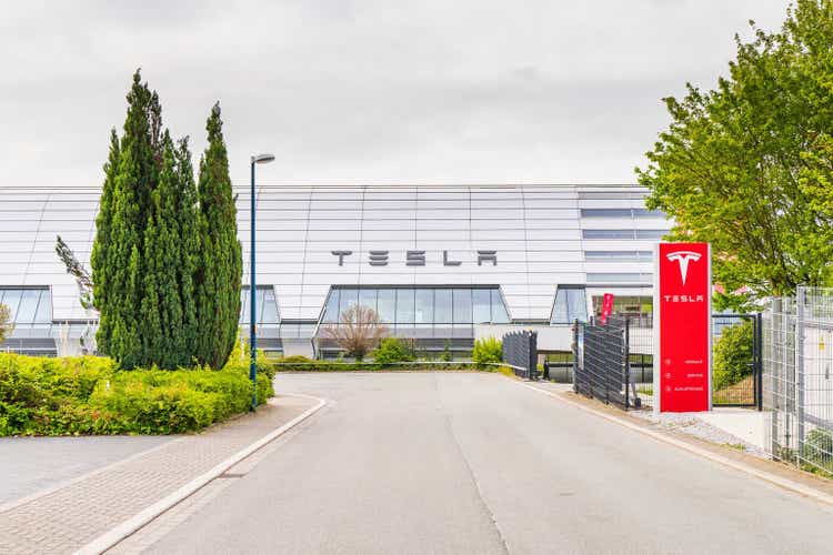 Centro assistenza Tesla a Dortmund (Germania)