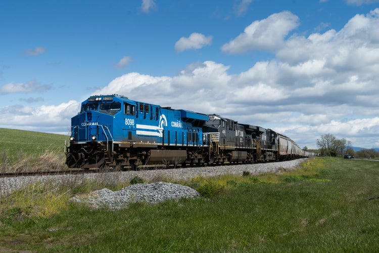 Conrail Heritage Unit from Norfolk Southern in Keezletown