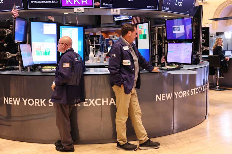 Nasdaq, S&P, Dow pare features as traders eye Fed minutes