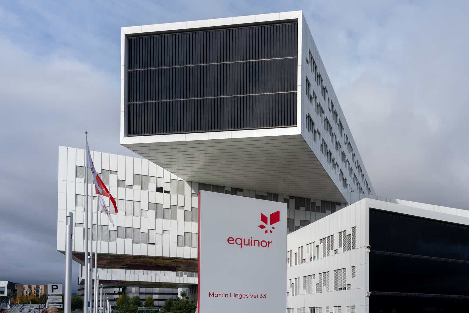 Equinor Stock: Dividends Rising After 75% Price Gains (NYSE:EQNR)