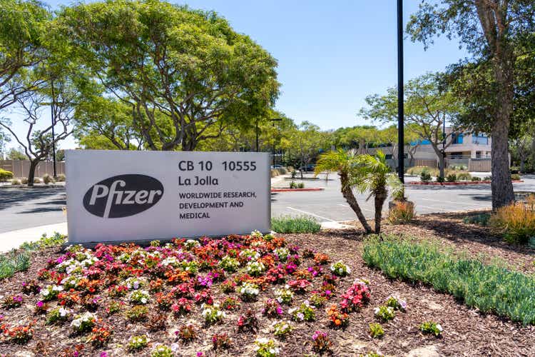 Кампус Pfizer La Jolla в Ла-Хойя, Калифорния, США.