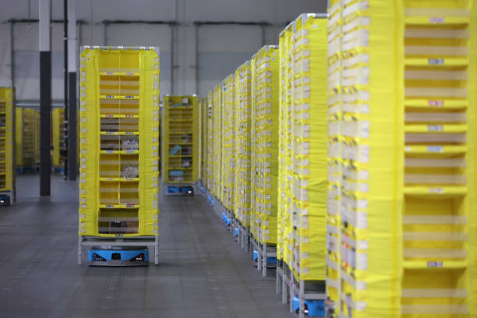 seekingalpha.com - Jessica Kuruthukulangara - Amazon robots may soon outnumber humans in its warehouses