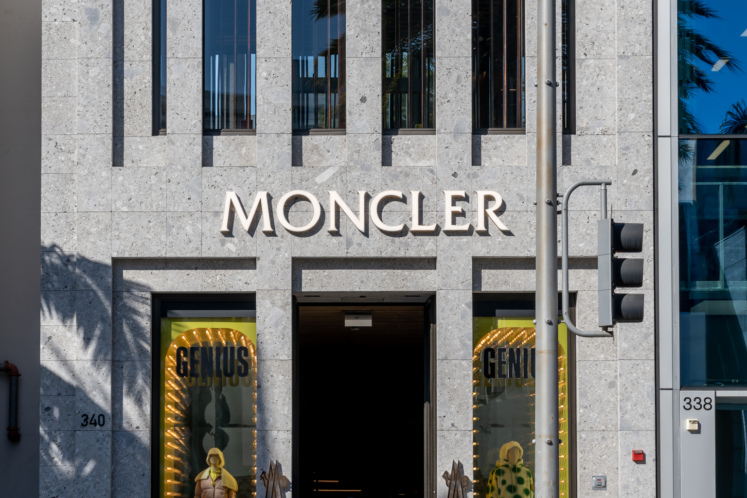 Moncler shop hot sale usa