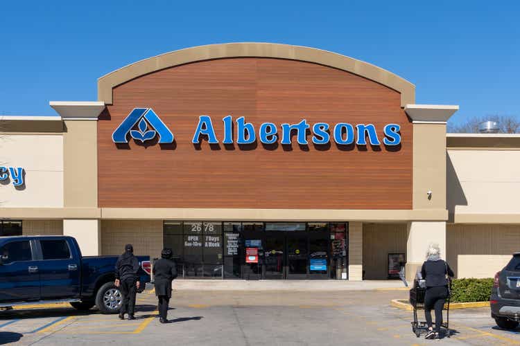 An Albertsons supermarket in Lafayette, LA, USA.